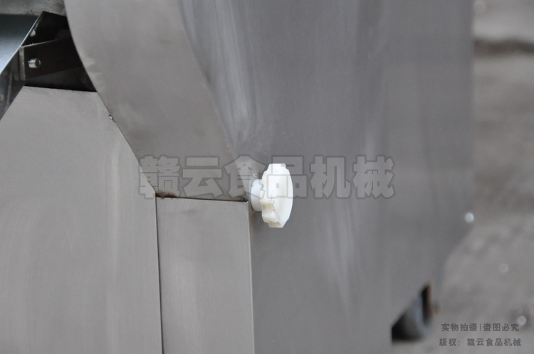 880�Ͷ๦���в˙C����M�D