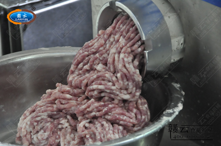 客戶試機體驗-強力絞肉機絞肉的操作